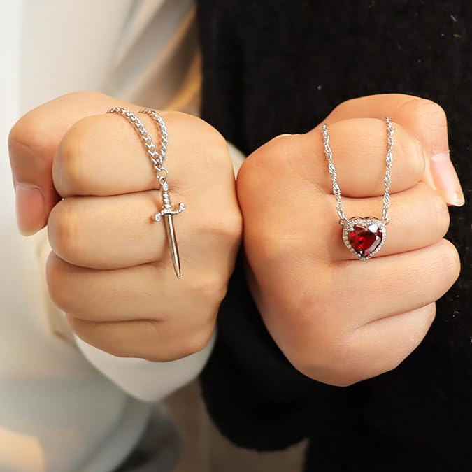 Collares Corazón + Espada
